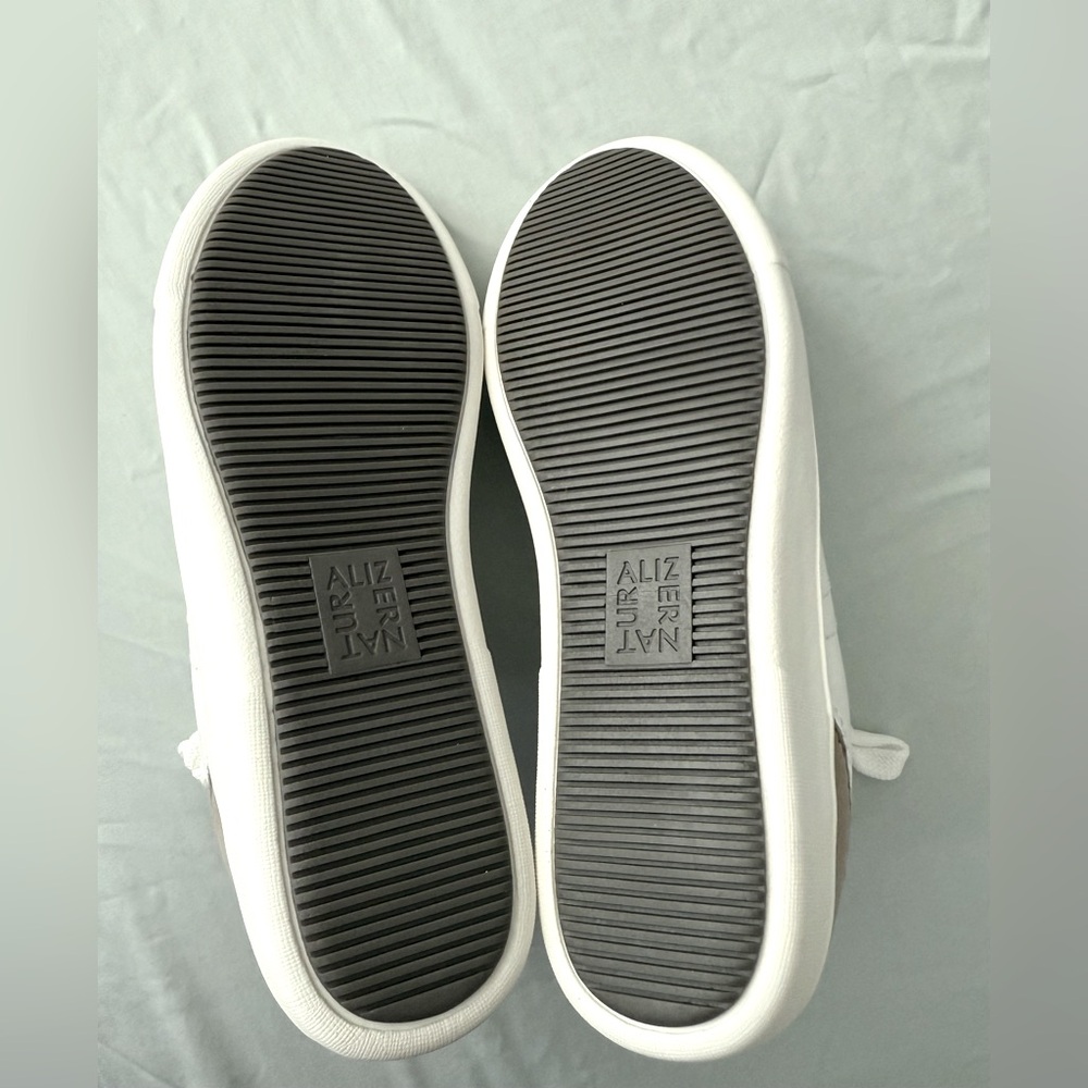 New! Naturalizer Morrison Sneakers Women's Size 5M White Leather MSRP $110 - Picture 2 of 4